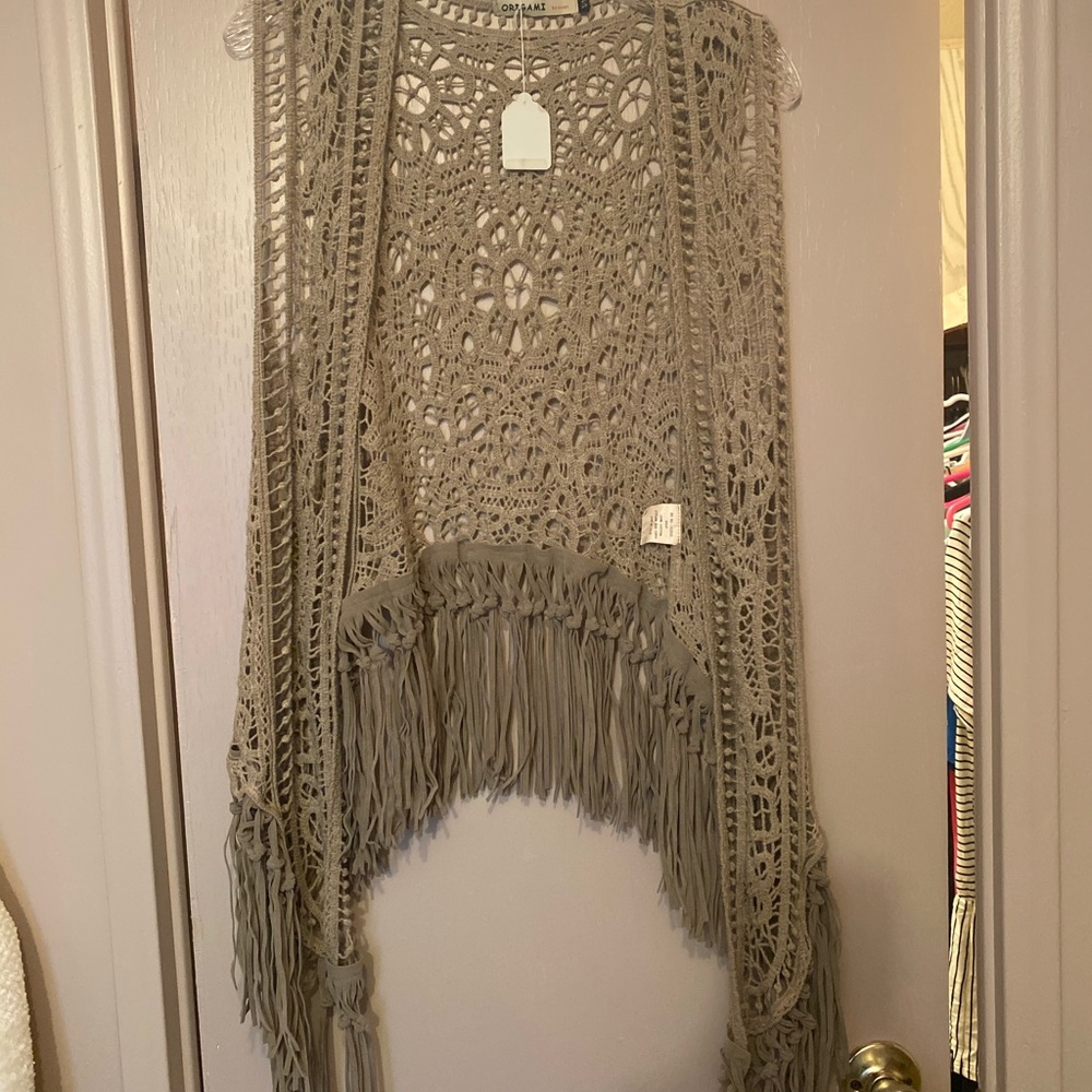 Vest with fringe